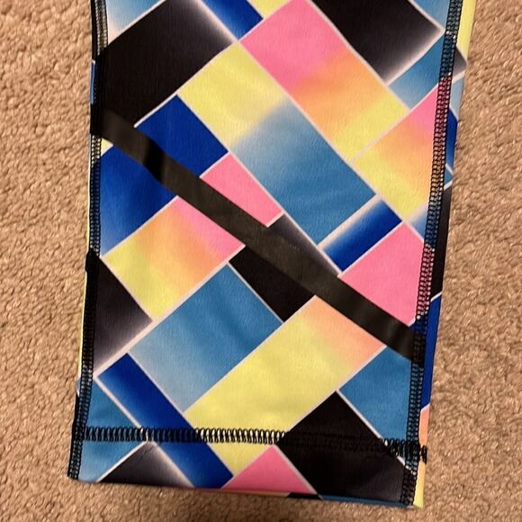 FILA SPORT SIZE LARGE CAPRI LEGGINGS - Picture 2 of 6